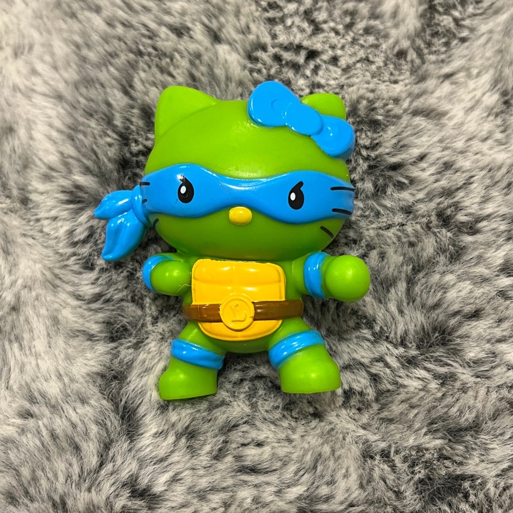 🍀5/20$ McDonald's Hello Kitty and Friends x Tortues Ninja Read